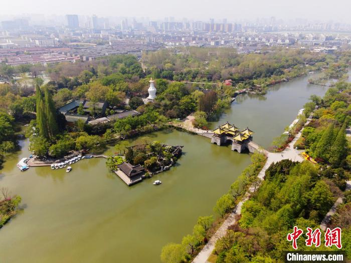 扬州瘦西湖。　孟德龙 摄