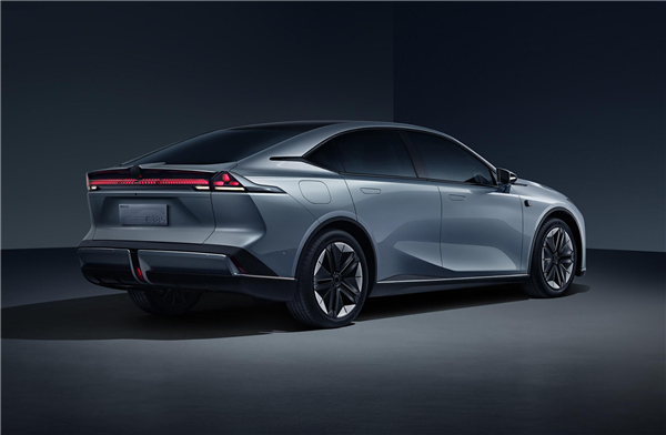 特斯拉Model 3国产强敌!疑似长安深蓝C385售价曝光:这价格能大杀四方