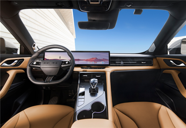 全新一代荣威RX5内饰曝光:档把配有“大钻石”