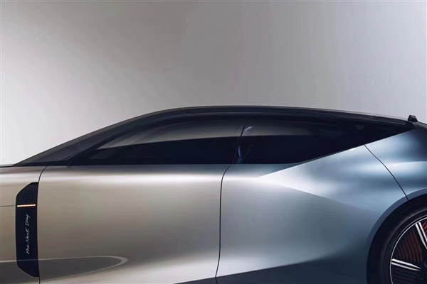 领克全新概念车亮相:四扇全是“剪刀门”