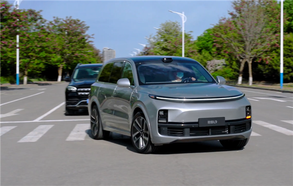 国内首款增程全尺寸SUV 理想L9最新实车曝光:前脸改了