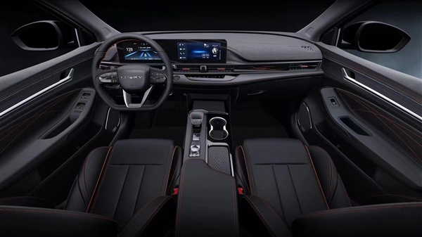 1.6T近200马力 零百加速6秒!奇瑞小钢炮艾瑞泽5 GT内饰公布