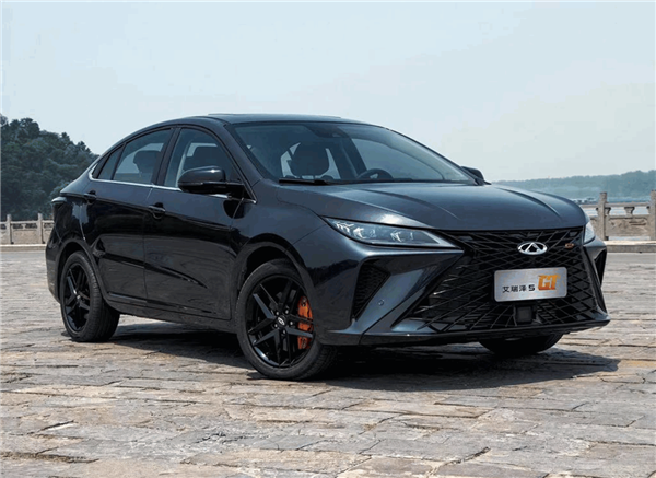 1.6T近200马力 零百加速6秒!奇瑞小钢炮艾瑞泽5 GT内饰公布