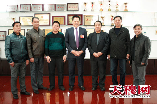 出席两会的北辰区天穆村党委书记穆祥友返津